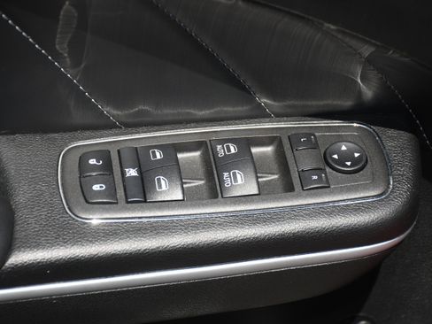 Used 2022 Dodge Charger R/T w/ Plus Group RWD image 11