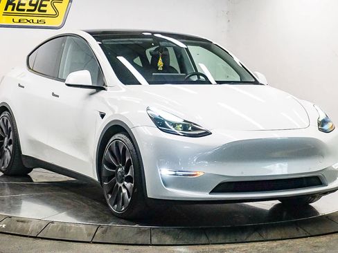 Used 2022 Tesla Model Y Performance image 5