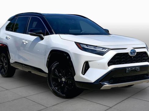 Used 2023 Toyota RAV4 XSE AWD/4WD image 3