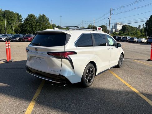 New 2026 Toyota Sienna Platinum AWD/4WD image 5