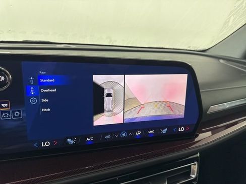 New 2026 Chevrolet Traverse Z71 w/ Driver Confidence Package AWD/4WD image 43