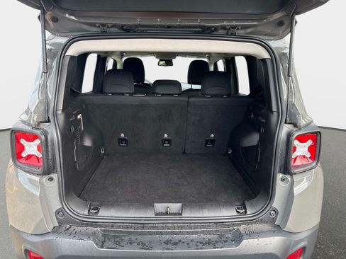 Used 2023 Jeep Renegade Latitude w/ Premium Group AWD/4WD image 14