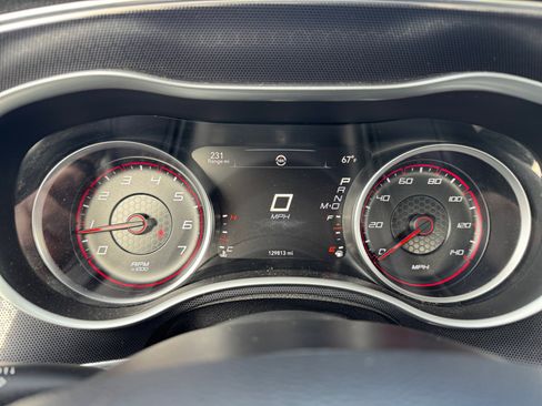 Used 2016 Dodge Charger SXT image 10