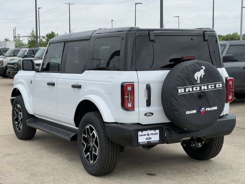 New 2026 Ford Bronco Outer Banks AWD/4WD image 4