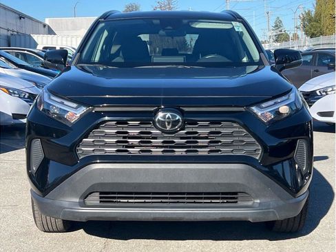 Used 2023 Toyota RAV4 XLE image 2
