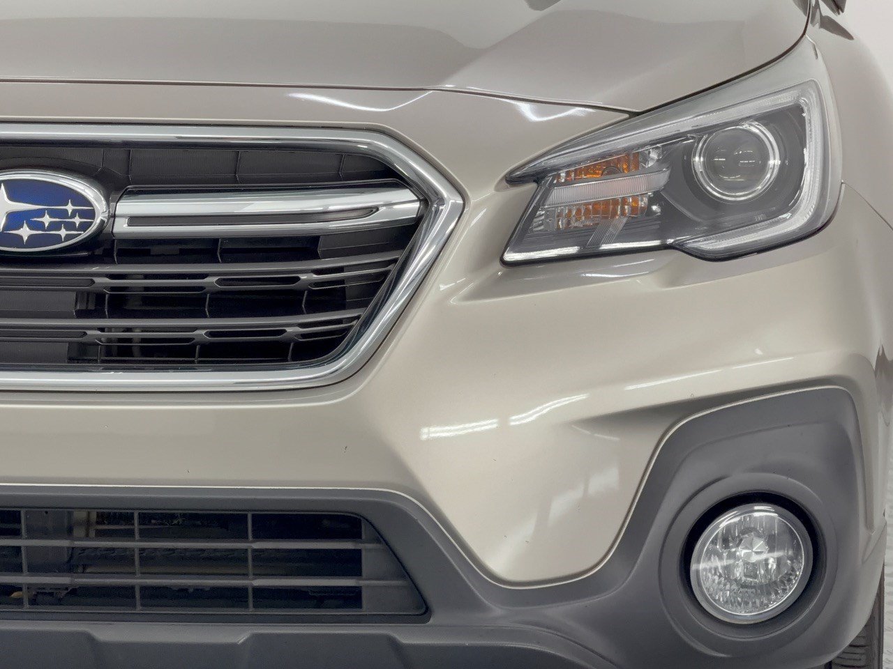 Used 2018 Subaru Outback 2.5i Limited AWD/4WD image 12