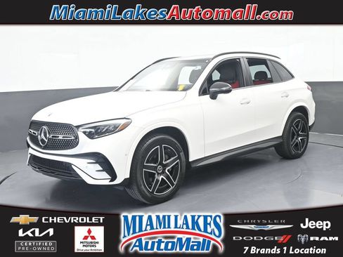 Used 2025 Mercedes-Benz GLC 300 image 1