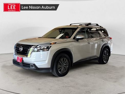 Used 2023 Nissan Pathfinder SV w/ SV Premium Package AWD/4WD image 1