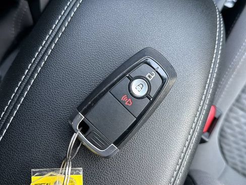 Used 2022 Ford Escape SE FWD image 26
