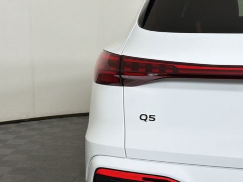 Used 2025 Audi Q5 Premium w/ Convenience Package image 13