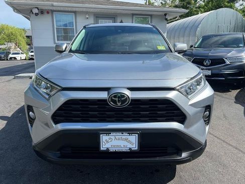 Used 2021 Toyota RAV4 XLE FWD image 2