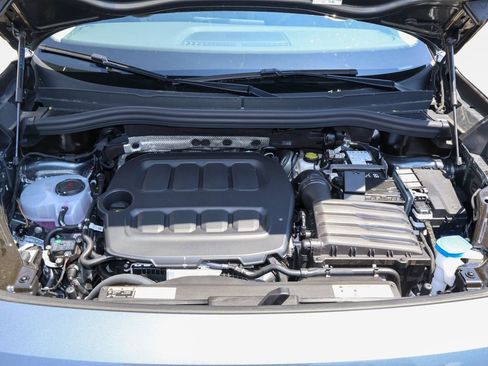 New 2026 Volkswagen Tiguan SE FWD image 32