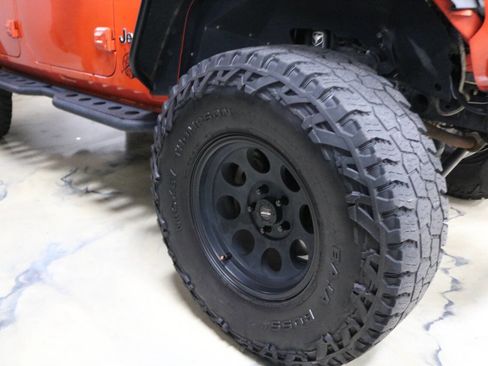 Used 2019 Jeep Wrangler Unlimited Sport image 27