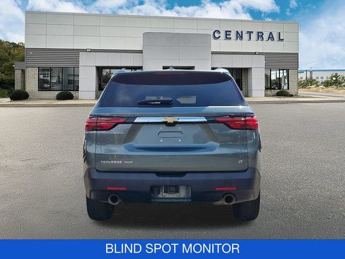 Used 2022 Chevrolet Traverse LT w/ LT Premium Package image 6