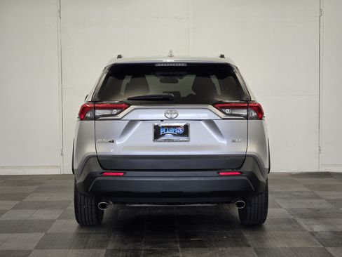 Used 2019 Toyota RAV4 XLE Premium w/ Cold Weather Package FWD image 6