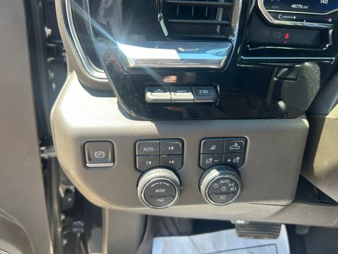 Used 2023 Chevrolet Silverado 1500 LTZ w/ LTZ Premium Package AWD/4WD image 19