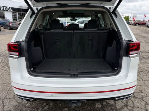 Used 2025 Volkswagen Atlas SEL Premium R-Line AWD/4WD image 40