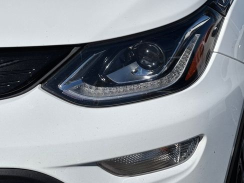 Used 2020 Chevrolet Bolt Premier w/ Infotainment Package image 48