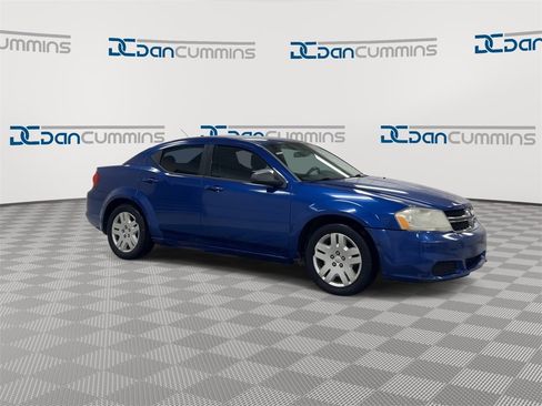 Used 2012 Dodge Avenger SE image 2