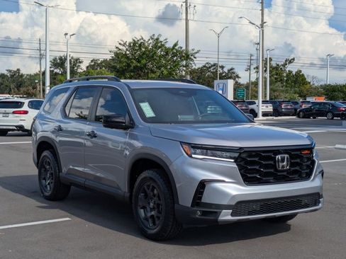 New 2025 Honda Pilot TrailSport image 6