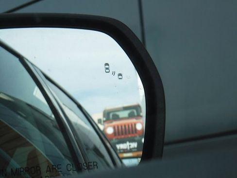 Used 2024 Ford Edge SEL image 28