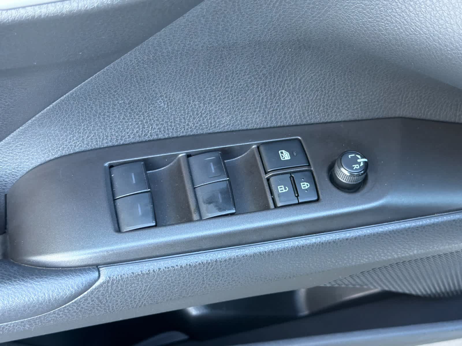 Used 2024 Toyota Camry SE w/ Convenience Package FWD image 13