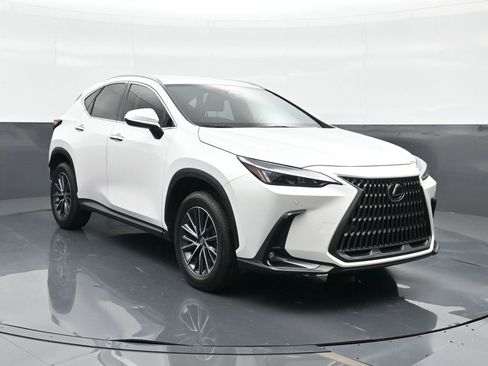 Used 2025 Lexus NX 250 FWD w/ Accessory Package (K3) image 4