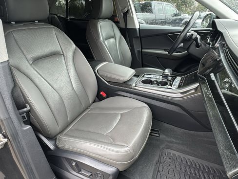Used 2019 Audi Q8 Prestige w/ Year 1 Package image 32