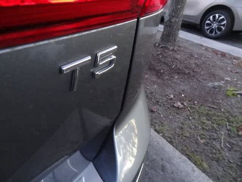 Used 2021 Volvo XC60 T5 Inscription w/ Advanced Package image 17