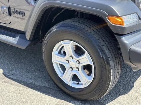 Used 2022 Jeep Wrangler Unlimited Sport image 7