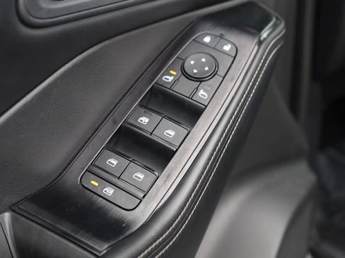 Used 2025 Nissan Rogue SV FWD image 17