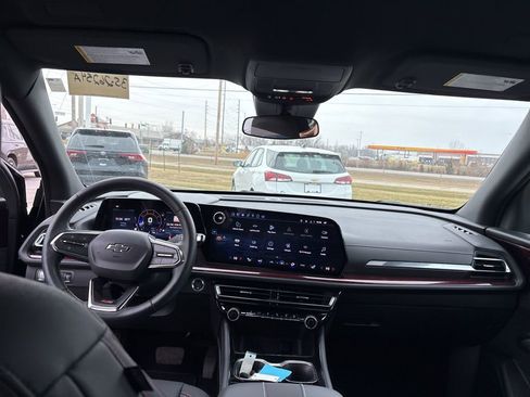 Used 2025 Chevrolet Traverse Z71 w/ Driver Confidence Package image 23