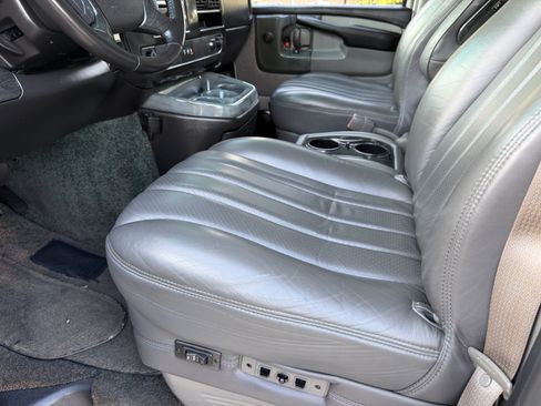 Used 2013 GMC Savana 1500 RWD image 36