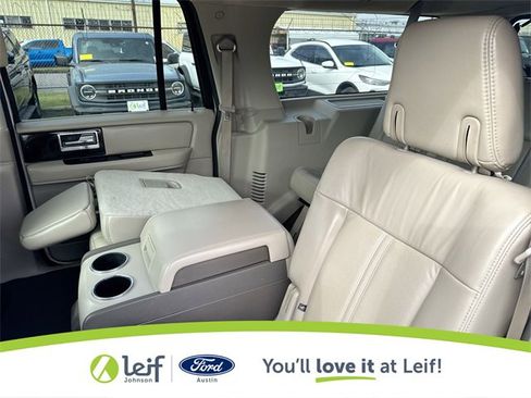 Used 2017 Lincoln Navigator L Select image 28