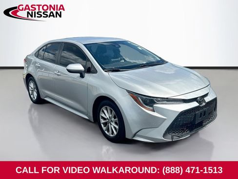 Used 2021 Toyota Corolla LE w/ LE Convenience Package FWD image 1