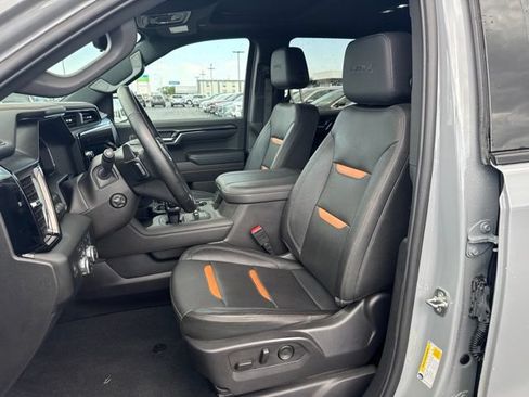 Used 2024 GMC Sierra 1500 AT4 w/ Technology Package AWD/4WD image 17