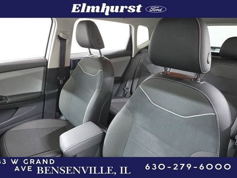 Used 2024 Volkswagen Taos SE image 11