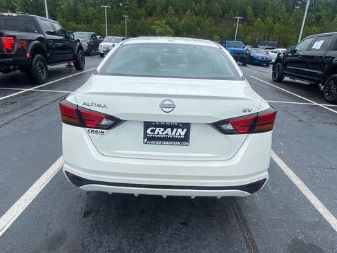 Used 2023 Nissan Altima 2.5 SV FWD image 6