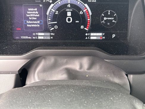 Used 2024 Toyota Tundra Limited image 6