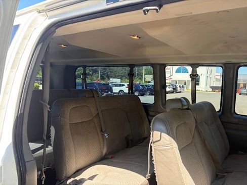 Used 2016 Chevrolet Express 3500 LT w/ LT Preferred Equipment Group RWD image 26