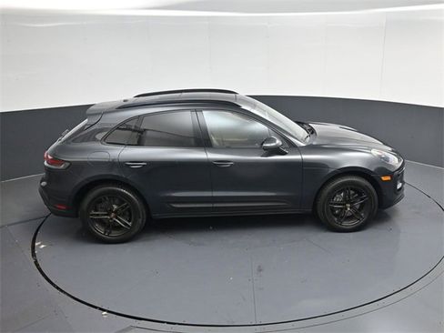 Used 2022 Porsche Macan image 46