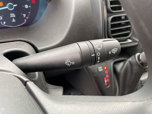 Used 2025 RAM ProMaster 2500 w/ Convenience Group image 24