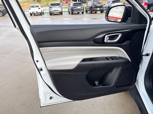 Used 2026 Jeep Compass Limited image 15