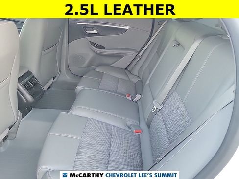 Used 2014 Chevrolet Impala LT w/ Convenience Package image 21