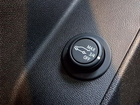 Used 2022 Chevrolet Equinox LT FWD image 17