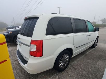 Used 2011 Chrysler Town & Country Limited w/ Trailer Tow Group