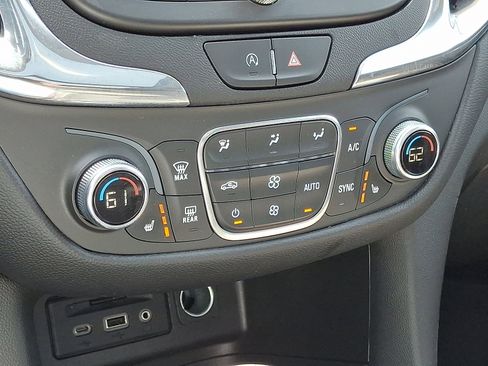 Used 2022 Chevrolet Equinox LT AWD/4WD image 17