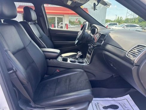 Used 2021 Jeep Grand Cherokee Laredo X AWD/4WD image 13