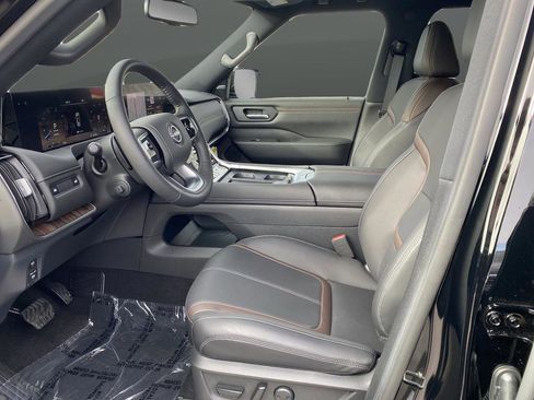 New 2025 Nissan Armada SL w/ Captain's Chari Seat Package image 4