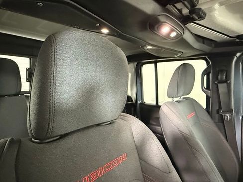 Used 2024 Jeep Gladiator Rubicon w/ Convenience Group image 35